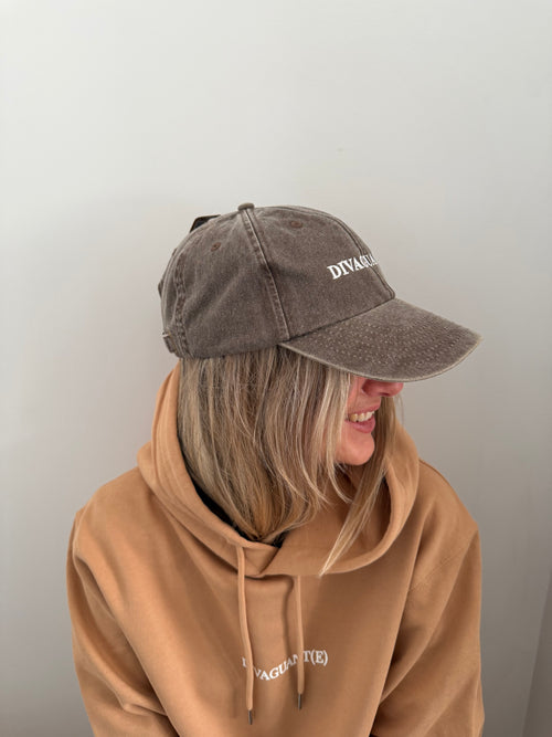 Casquette DIVAGUANT(E) – Broderie signature Marron